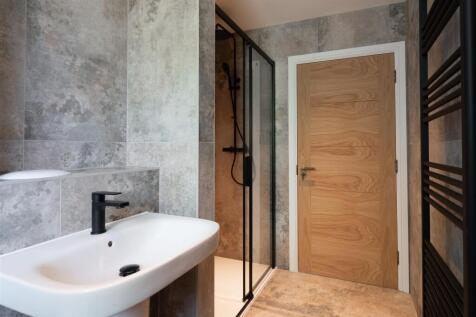 Bathroom2-3.jpg