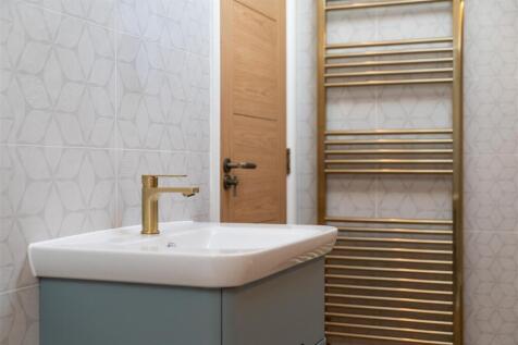 Bathroom-5.jpg