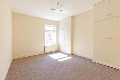 Bedroom 1-1.jpg