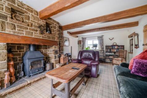 Living Room-3.jpg