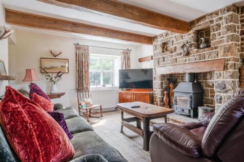 Living Room-7.jpg