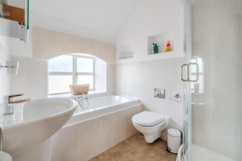 Bathroom.jpg