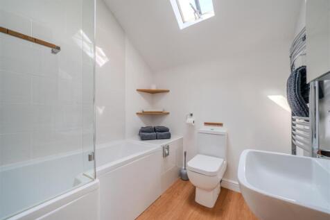 Holiday Let 1-7.jpg