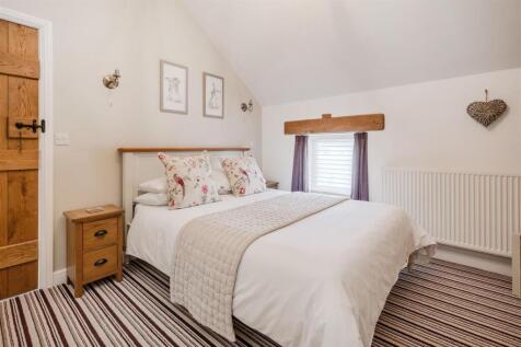 Holiday Let 1-9.jpg