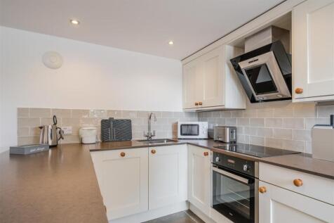 Holiday Let 2-5.jpg