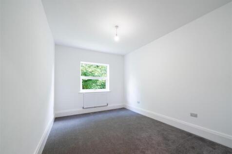 Bedroom 4-.jpg