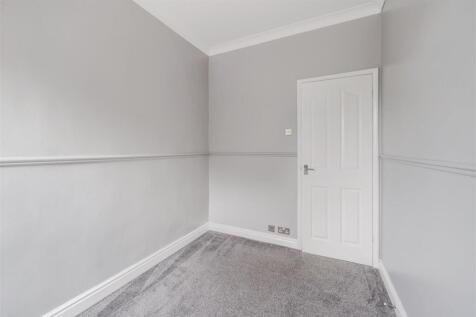 Bedroom3-3.jpg