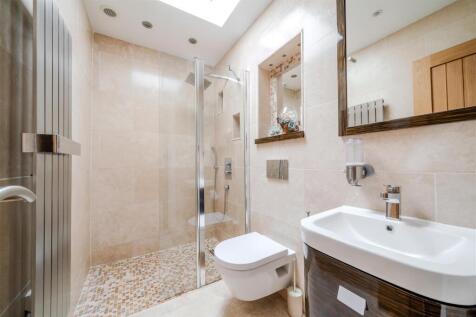 Bathroom.jpg