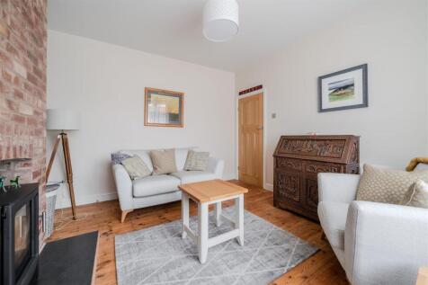 Living Room-4.jpg