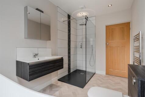 Bathroom-3.jpg