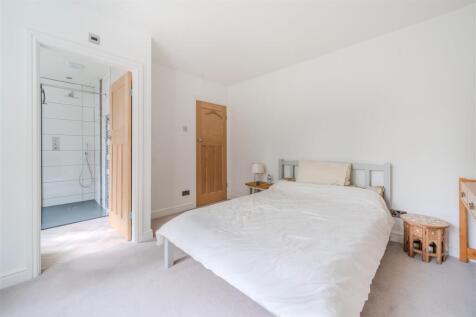 Bedroom2-2.jpg