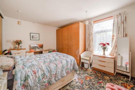 Bedroom1.jpg