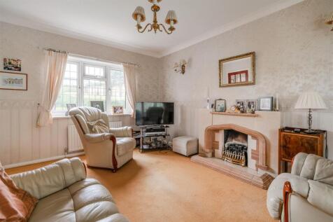 Living Room-3.jpg