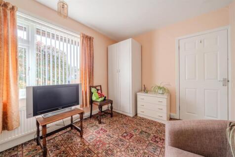 Bedroom1-3.jpg