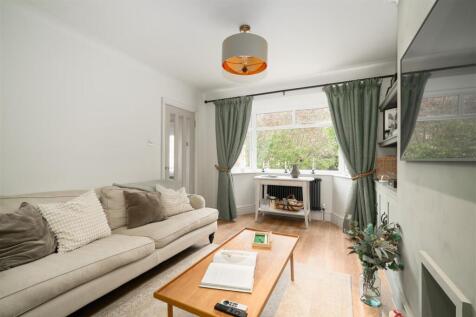 Living Room-5.jpg