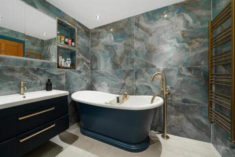 Bathroom-3.jpg