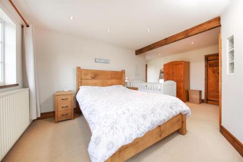 Bed1.jpg