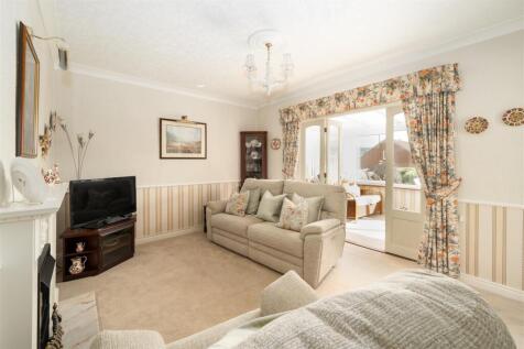 Living Room.jpg