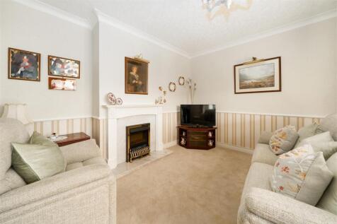 Living Room-2.jpg