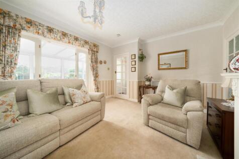 Living Room-3.jpg