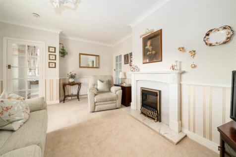 Living Room-4.jpg