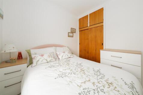 Bedroom1-2.jpg