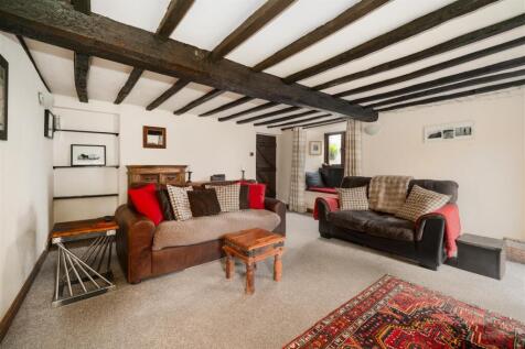 Living Room-3.jpg