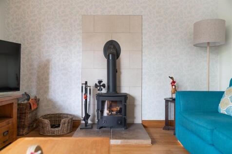 Living Room-6.jpg