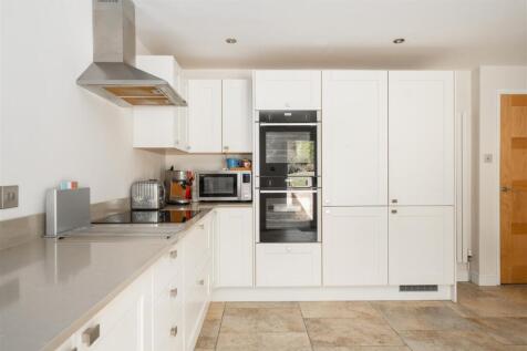 Kitchen-4.jpg