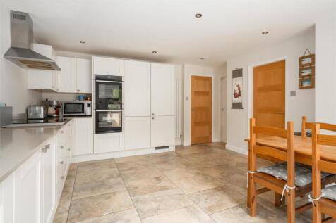 Kitchen-3.jpg