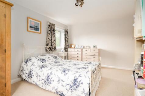 Bedroom2-2.jpg