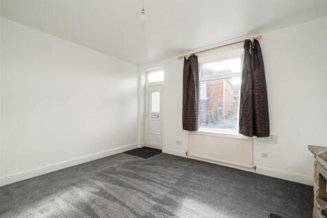 Living Room-4.jpg