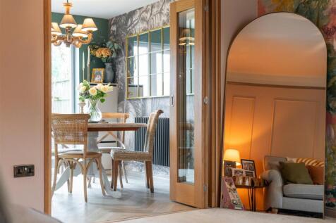 Living Room-7.jpg