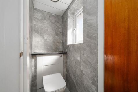 Toilet.jpg