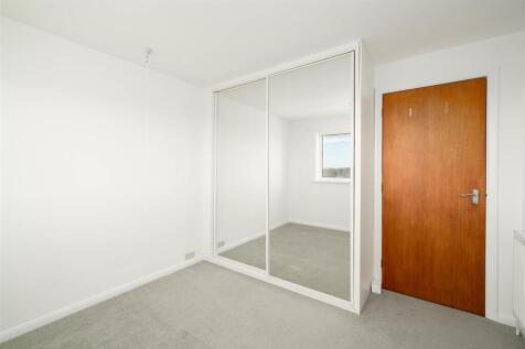 Bedroom3-2.jpg