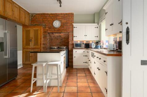 Kitchen-8.jpg
