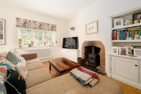 Living Room.jpg