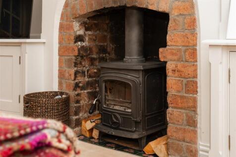 Living Room-6.jpg