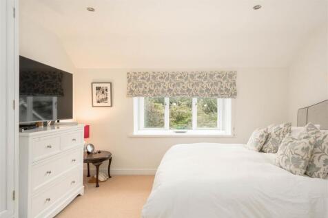 Main Bedroom-2.jpg