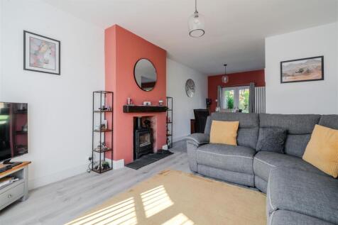 Living Room-3.jpg