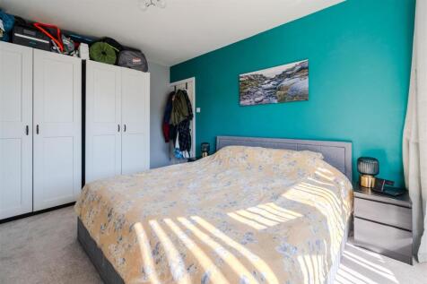 Bedroom1-3.jpg