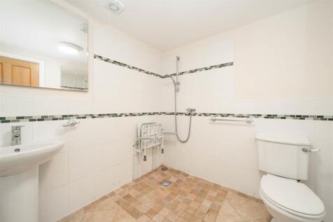 Bathroom.jpg