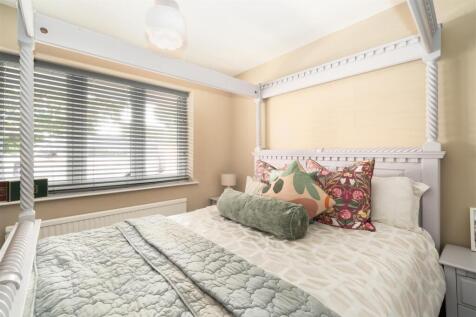 Bedroom4-2.jpg