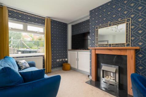 Living Room-2.jpg