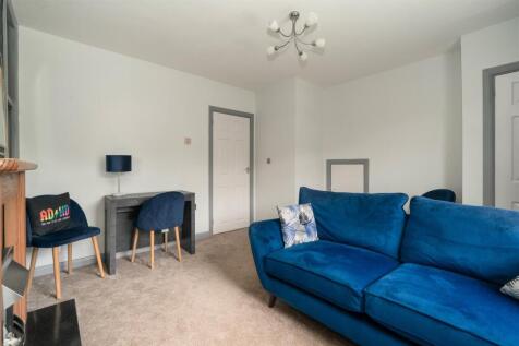 Living Room-3.jpg