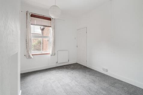 Bedroom1-3.jpg