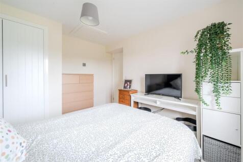 Bedroom1-3.jpg