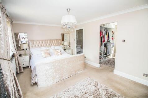 Master Bedroom Pic 3.