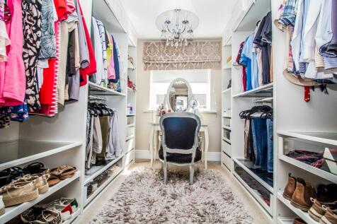 Dressing Room. 