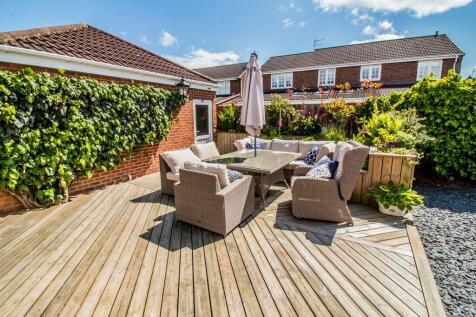 Rear Garden Pic 3.